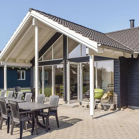 In Tranekaer With Kitchen Holiday home Hou (Syddanmark)