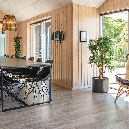 Dom wakacyjny Amazing Home In Tranekaer With Sauna *